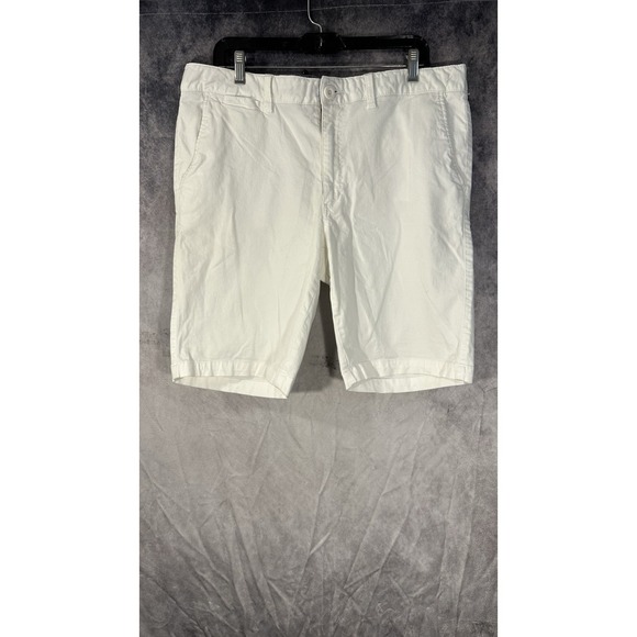 Guess Flat Front Chino Shorts White Size‎ 36 Waist Cotton Men's Shorts - Picture 1 of 10